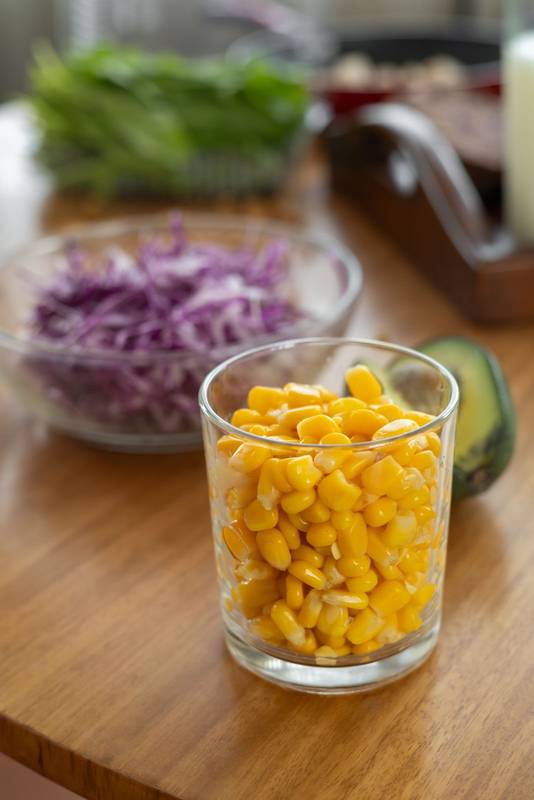 salad made with creamy avocado, sweet corn kernels, and the unique flavor of Paiteña onion, combining to create a delicious and nutritious dish